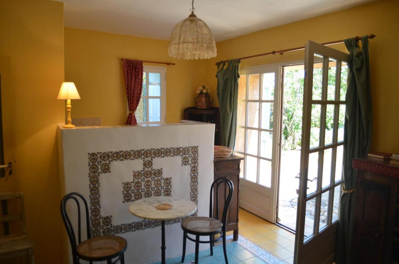 Le Mas Perreal Saint-Saturnin-d'Apt Kamer foto